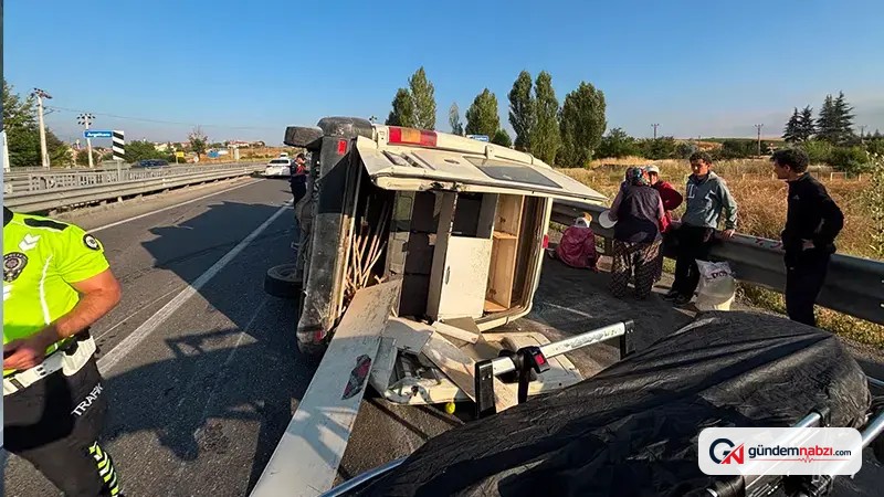 Konya'da tarım işçilerini taşıyan minibüs devrildi: 14 yaralı