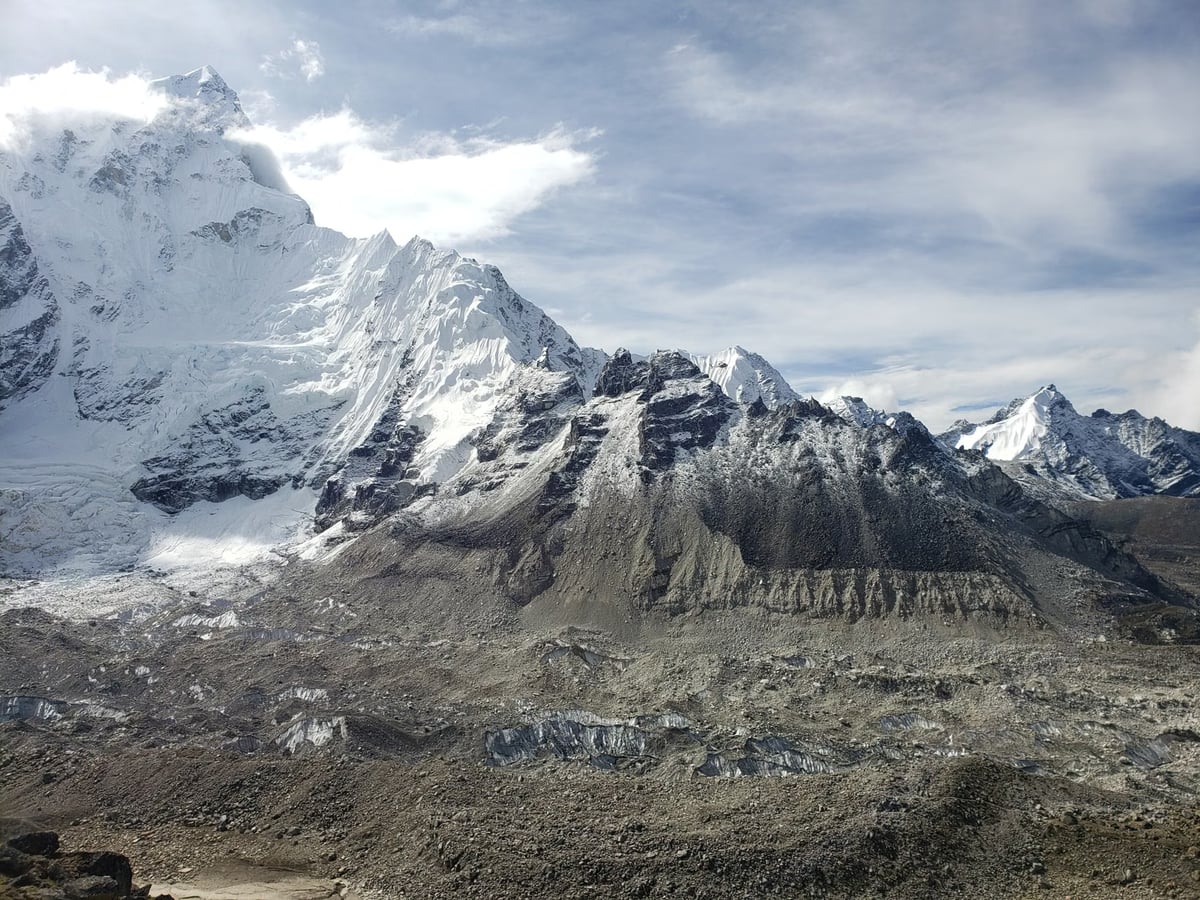 Everest'in 30 yıl sonra dönecek sembolü 'yeşil Çizmeler'