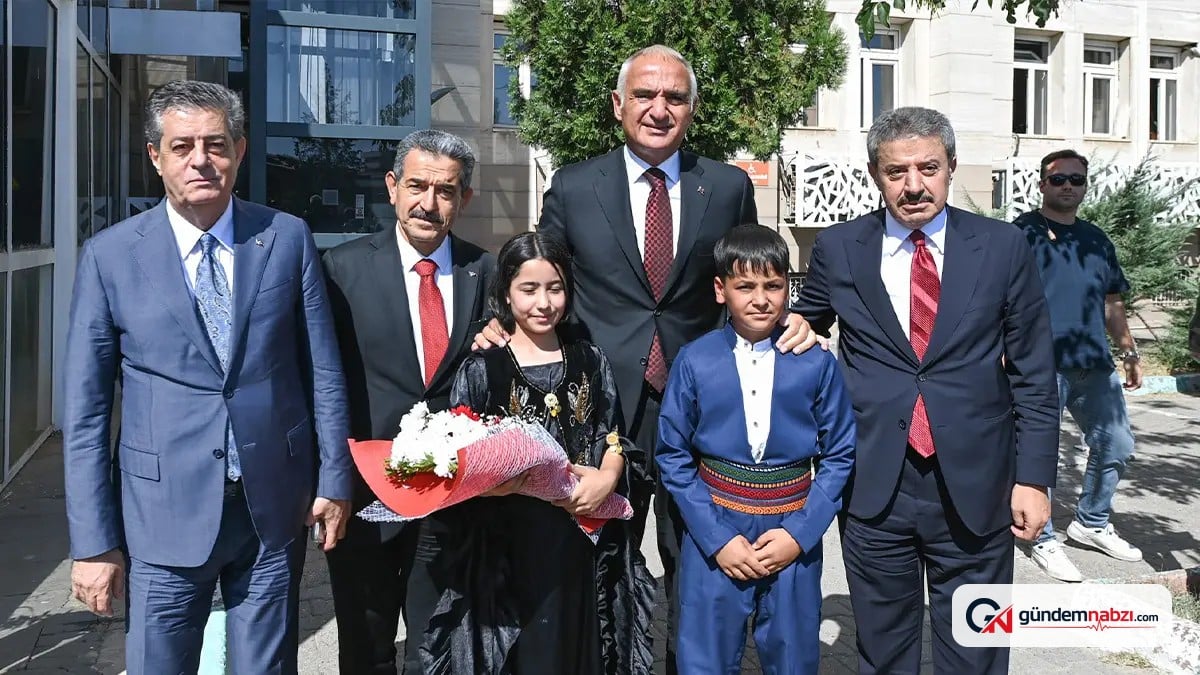 Kültür ve Turizm Bakanı Ersoy Şırnak'ta kütüphane açtı