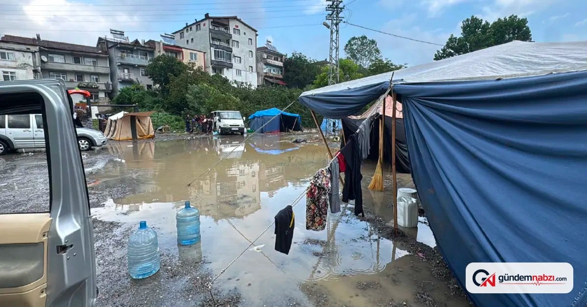 Zonguldak'ta sağanak yağış, işçilerin çadırlarını su bastı