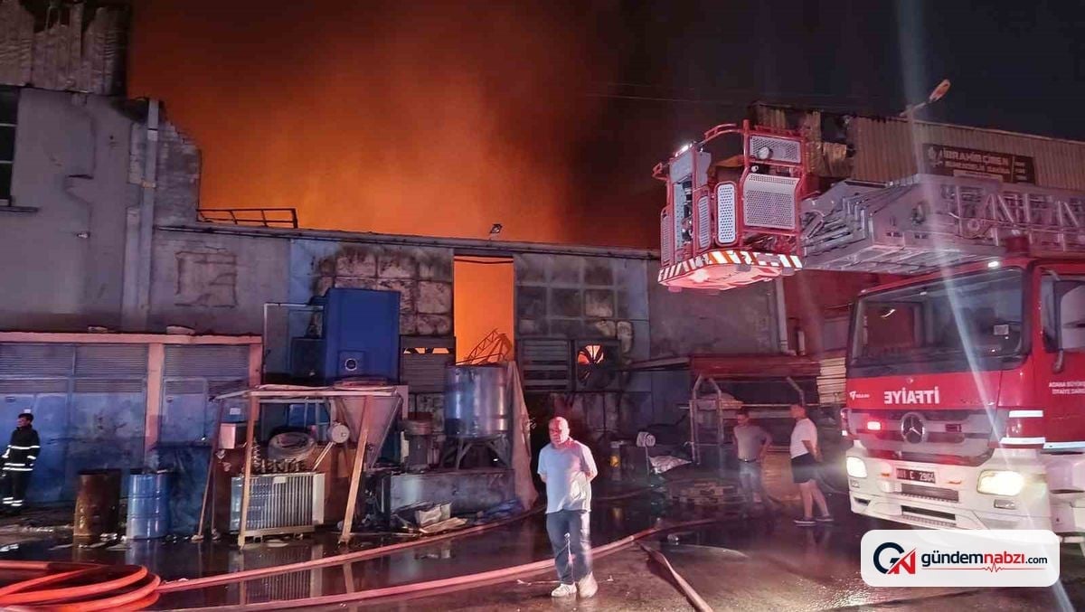 Adana'da ayakkabı fabrikasında çıkan yangın kontrol altına alındı