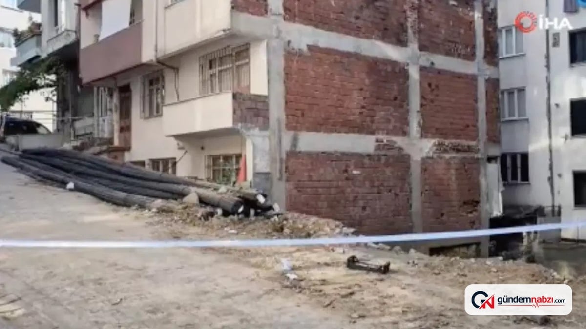 Sultangazi'de temel kazısı sırasında yan bina boşaltıldı