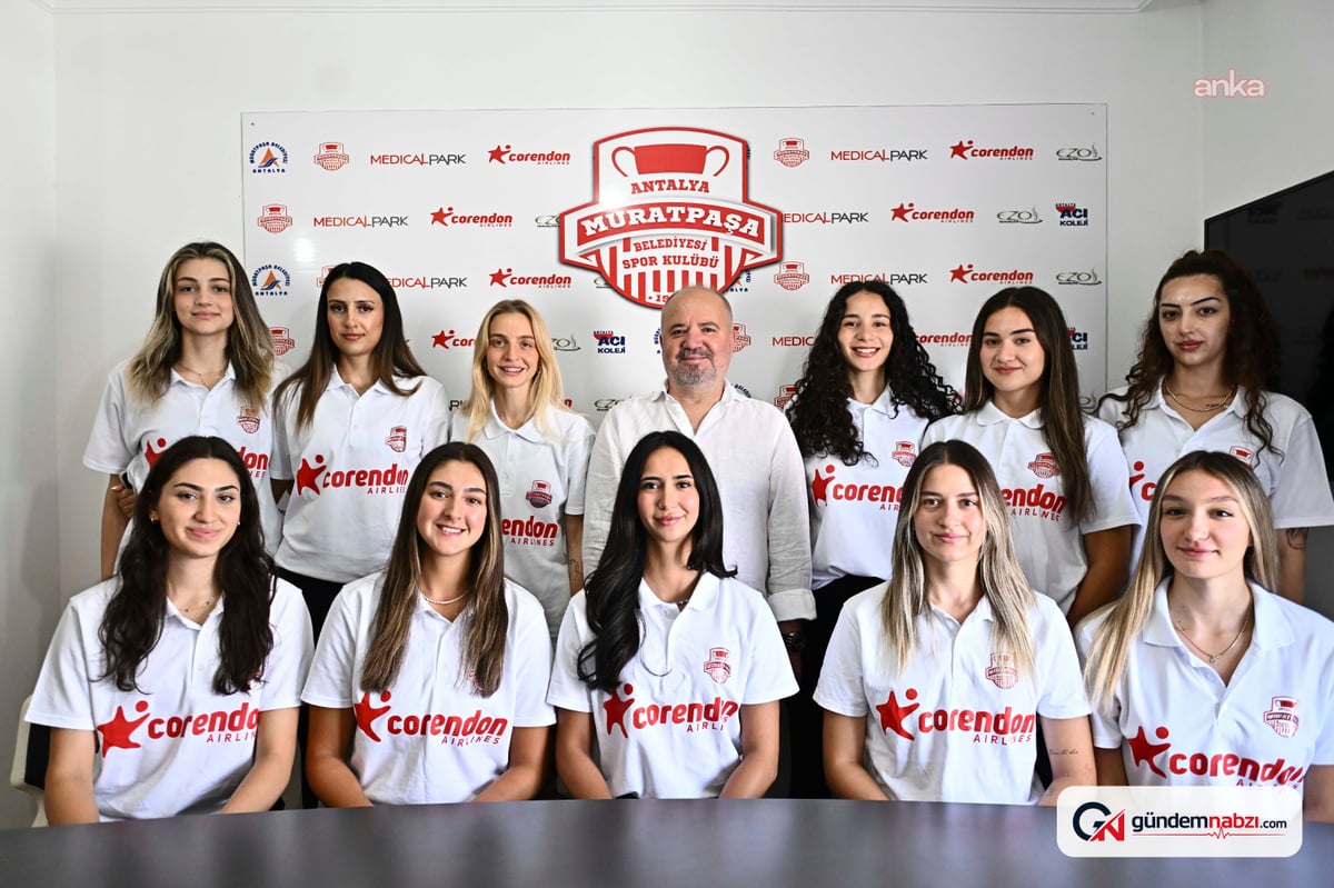 Antalya'da Muratpaşa'nın Sultanları yeni sezon için imzayı attı