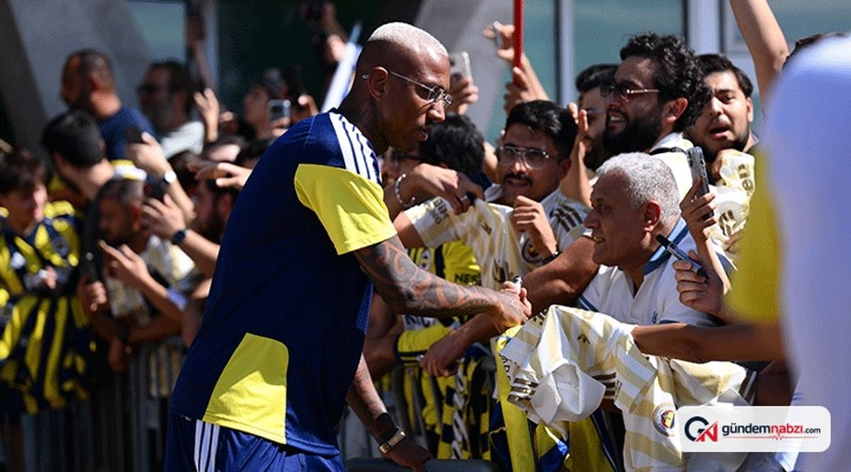 Fenerbahçe kafilesi Lyon'a ulaştı