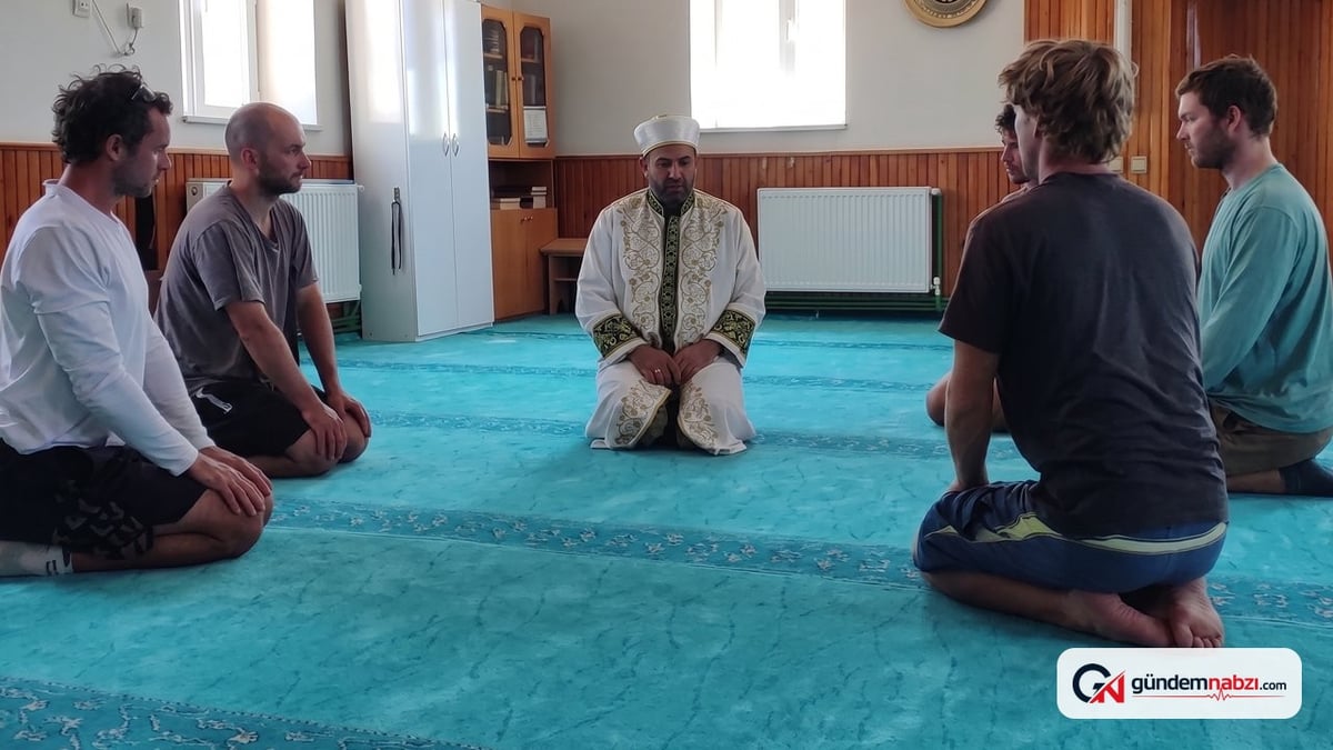 Yeni Zelandalı 5 genç, Sivas'ta Müslüman oldu