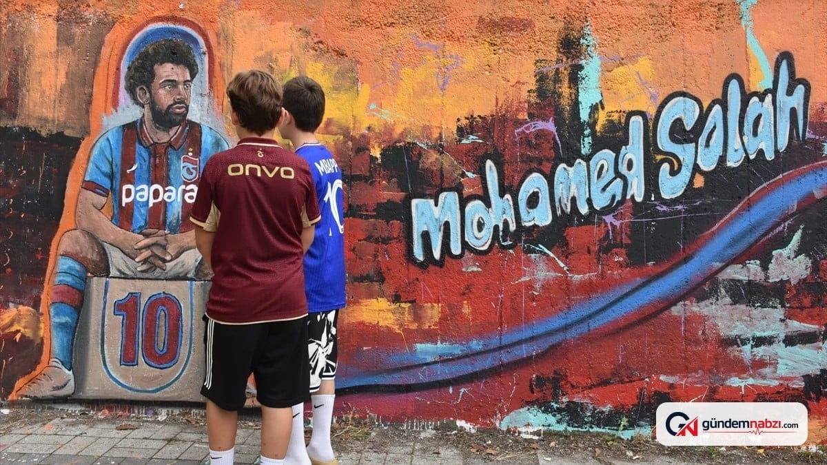 Trabzon'da duvara Muhammed Salah resmi yapıldı