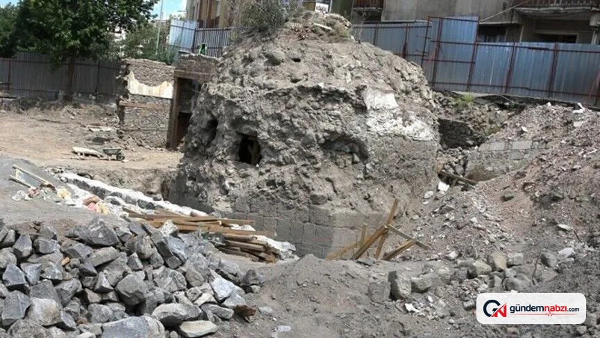 Erzurum'daki Ahi Toman Baba Kümbeti gün yüzüne çıkarılıyor