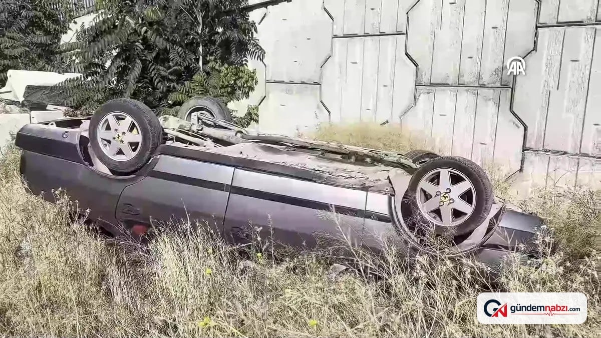 Niğde'de otomobil üst geçitten düştü: 2 kişi yaralandı