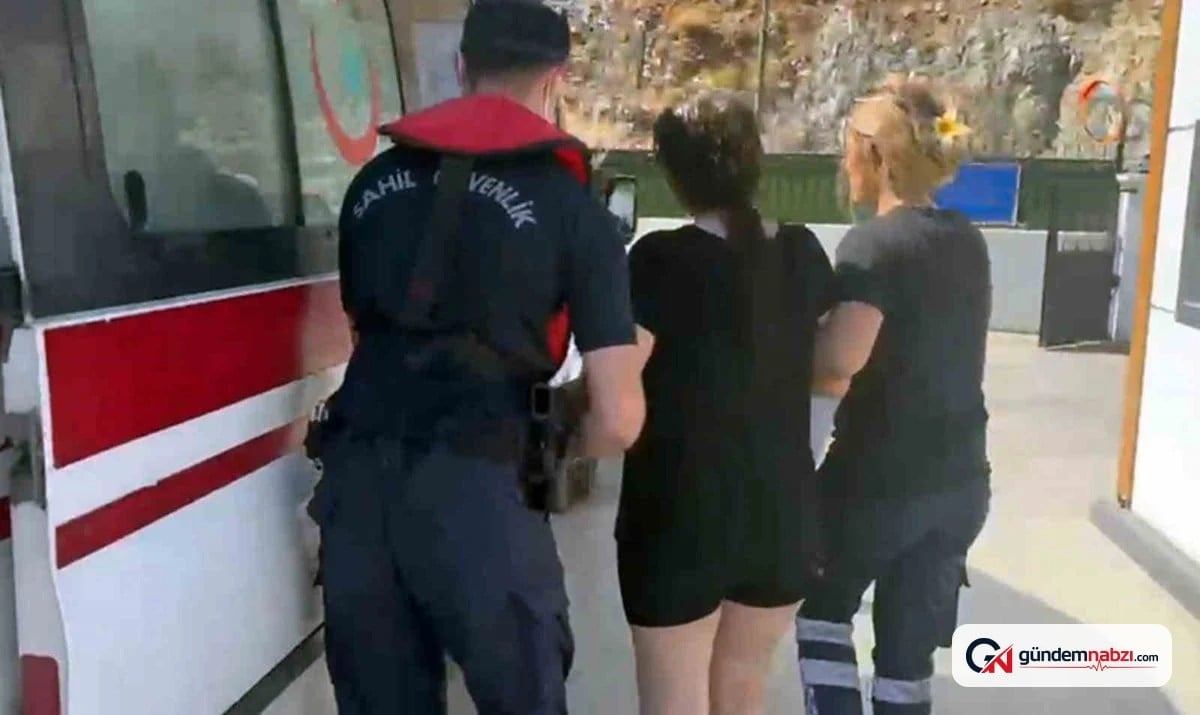 Muğla'da gezi teknesinde rahatsızlanan kişi karaya çıkarıldı