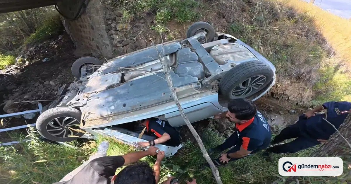 Bayburt'ta düğün aracı dereye uçtu: Gelin ve damat yaralı