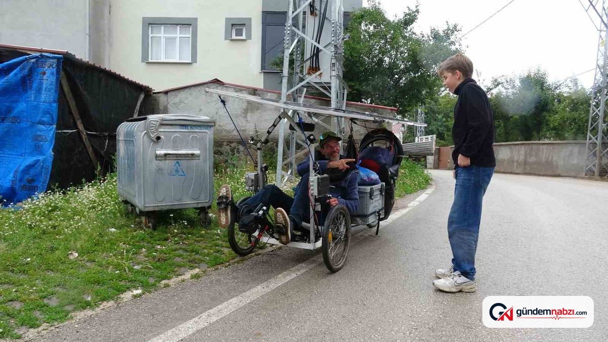 Tokat'ta mola veren Fransız bisikletli gezgin çaya hayran kaldı