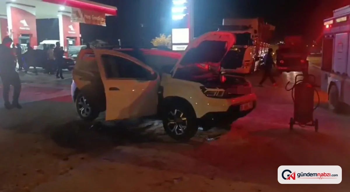 Hakkari Yüksekova'da seyir halindeki araçta gaz sızıntısı yangını çıktu