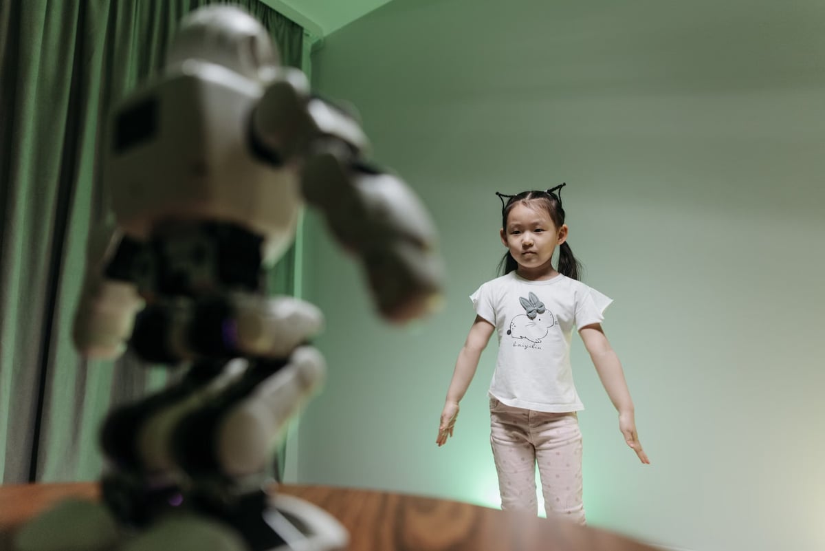 Şanghay'da robotlar gerçek dünya ortamlarında eğitiliyor