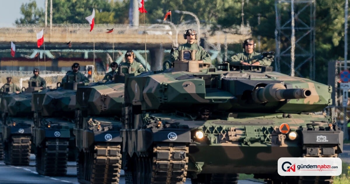 NATO'nun 3. büyüğü Polonya, Rusya'ya karşı askeri geçit töreni düzenledi