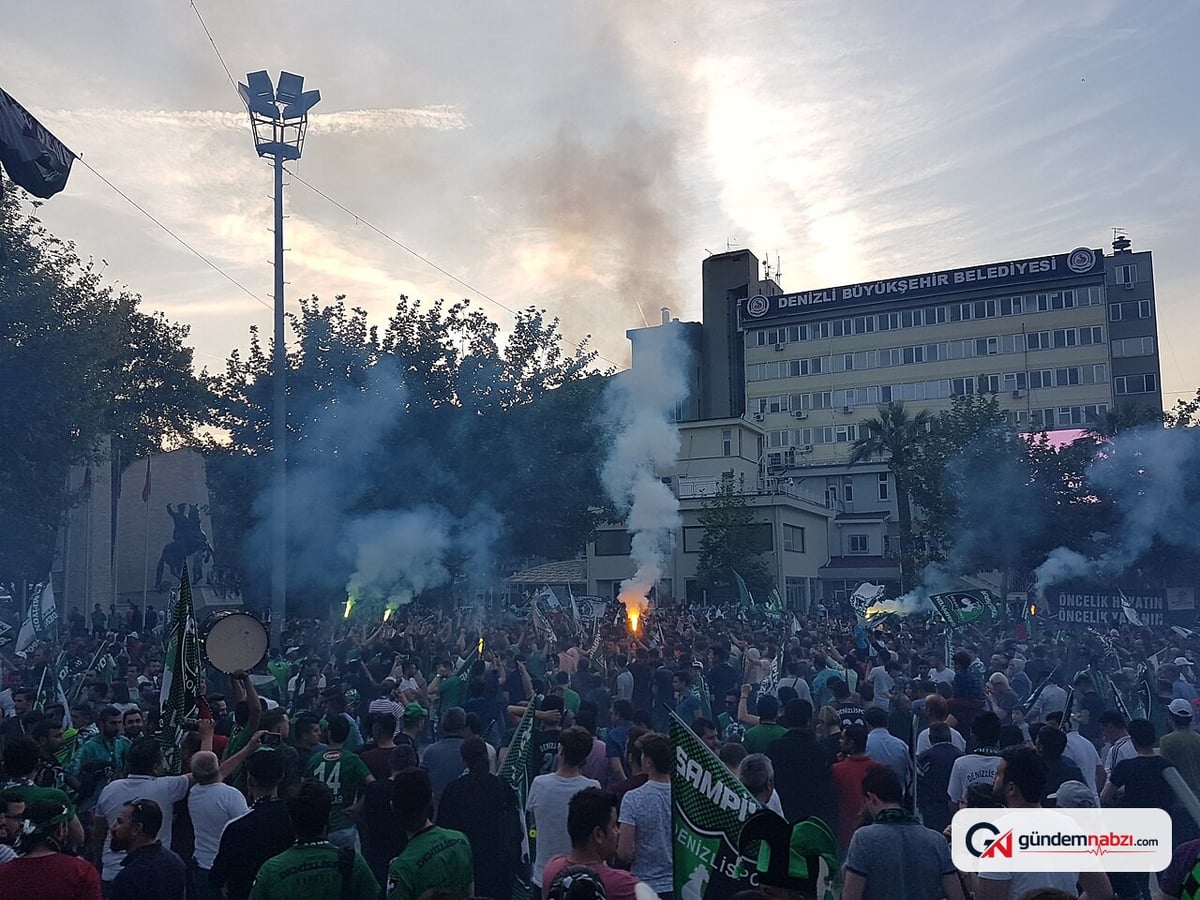 Denizlispor tesislerinde taraftarlar ile başkan arasında gerginlik yaşandı