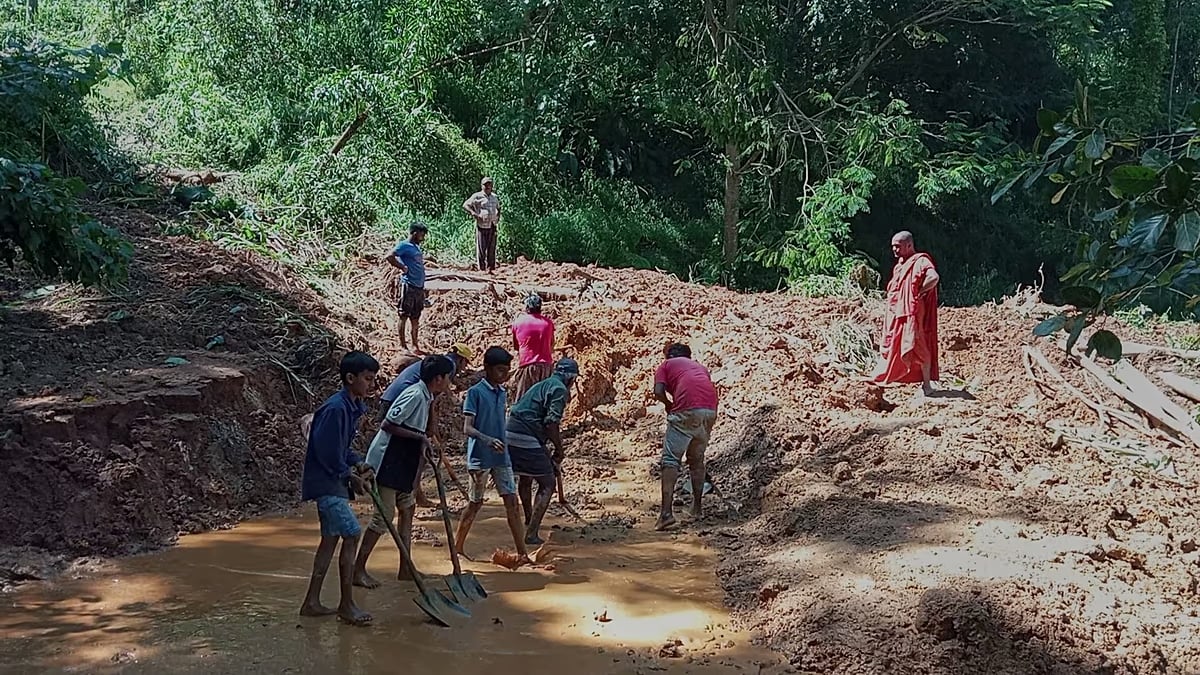 Sri Lanka'da okullar kapatıldı, sel ve toprak kaymaları yaşandı