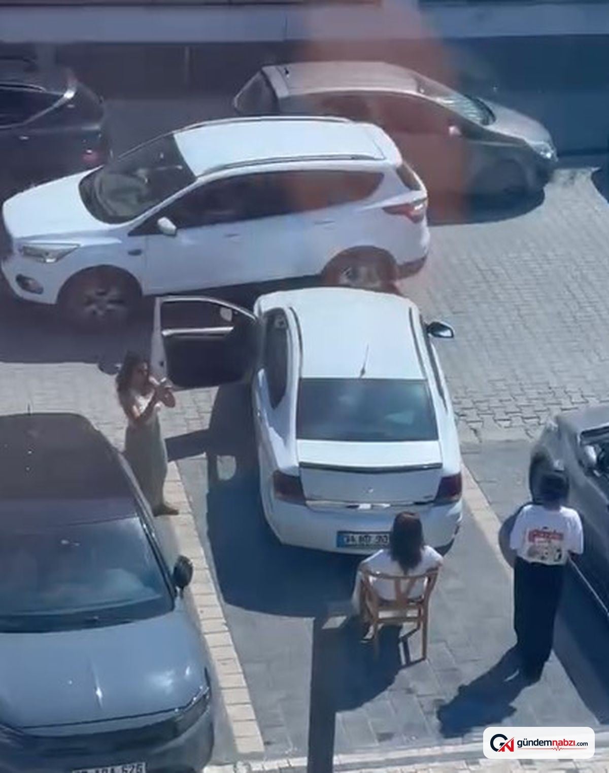 Yalova'da kafenin Önüne park etmeye çalışan sürücüye Engelleme