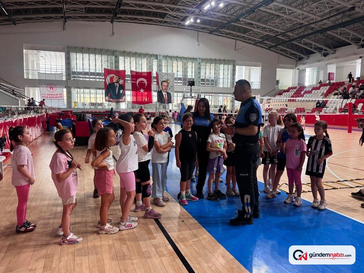 Bilecik'te çocuklar polislik mesleğini yakından tanıdı