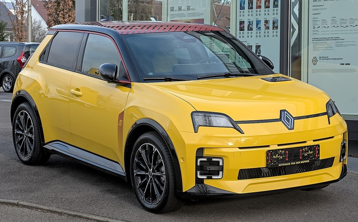 Renault 5 E-Tech Elektrikli modele güncelleme
