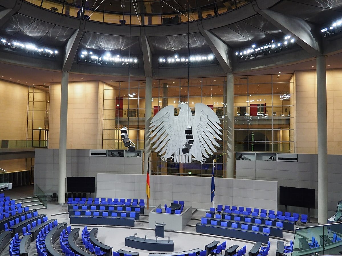 Almanya'da CDU/CSU grup başkanından Friedrich Merz iddiasına yalanlama
