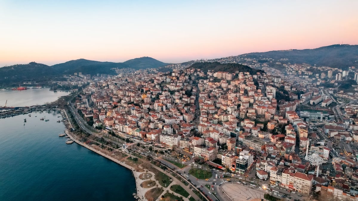 Zonguldak'ta denize giren 16 yaşındaki çocuk kayboldu