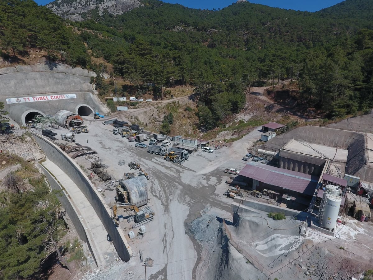 Adana'daki tünel göçüğünde hayatını kaybedenlerin sayısı 2 oldu