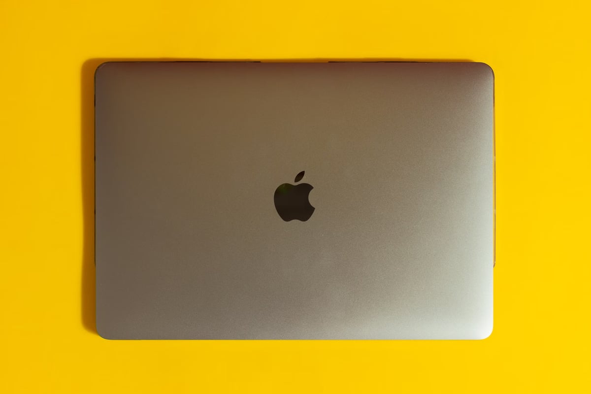 Apple yenilenmiş MacBook Neo modellerinde indirim başlattı