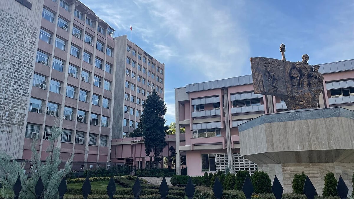 MEB ilkokul şubelerini e-Okul kura ile belirleyecek