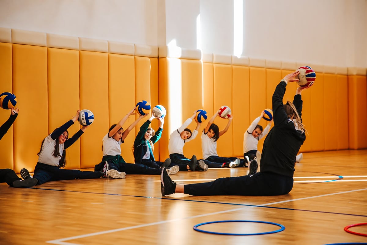 Diyarbakır'da iki okulda spor alanları oluşturuldu