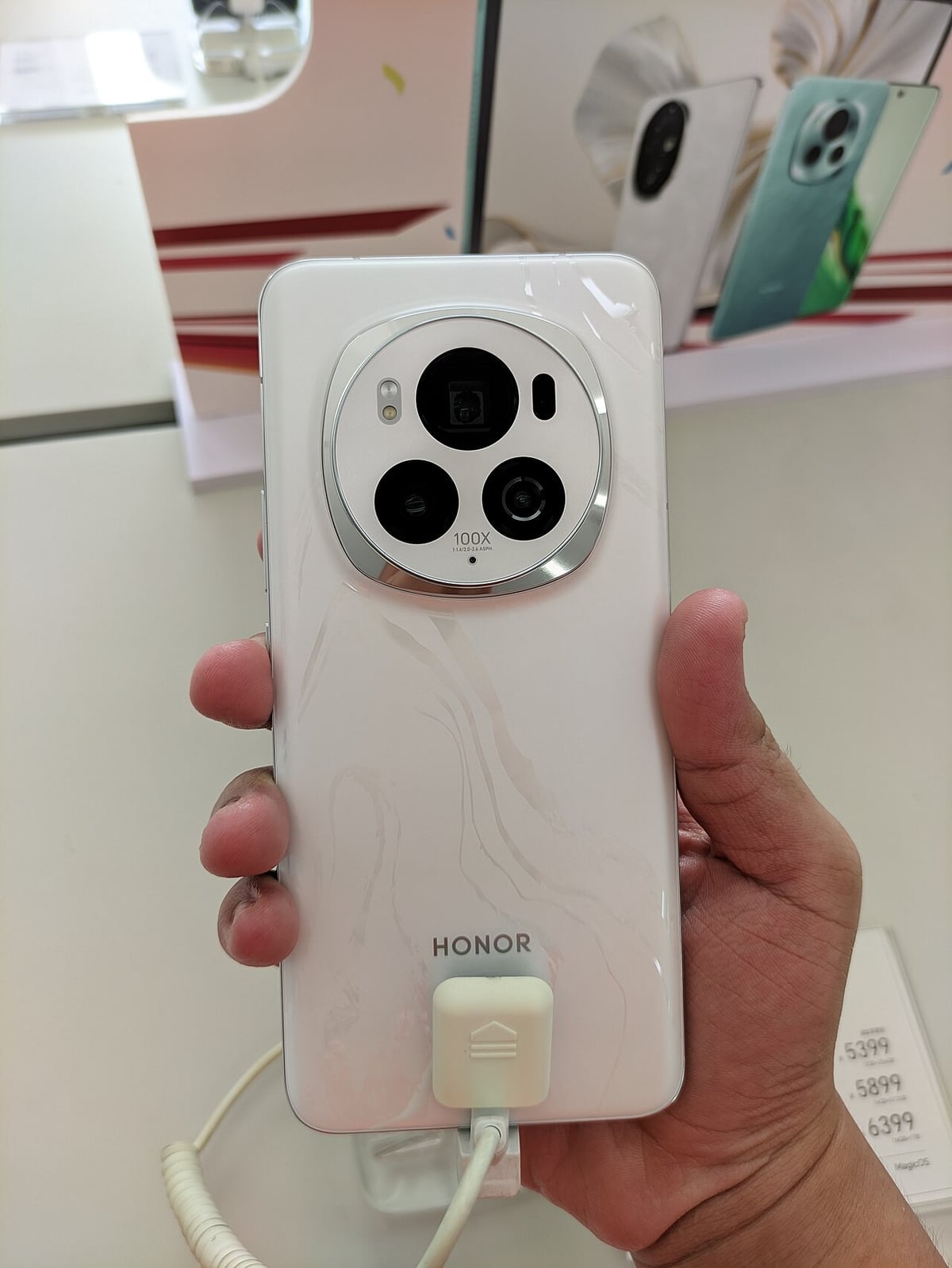 Honor Magic V6 Türkiye’de satışa çıktı