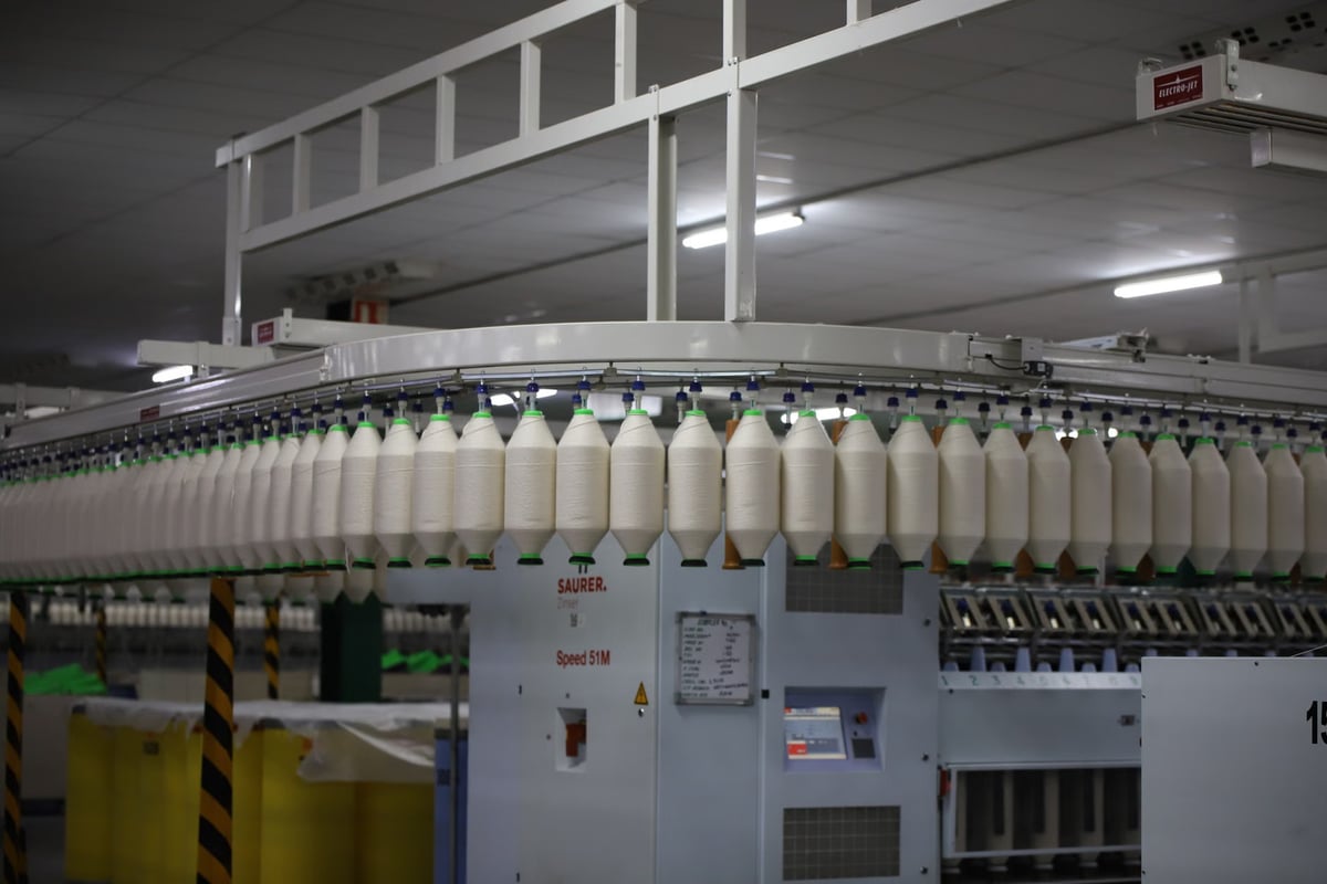 İplik makinasına elini kaptıran işçinin 5 parmağı koptu