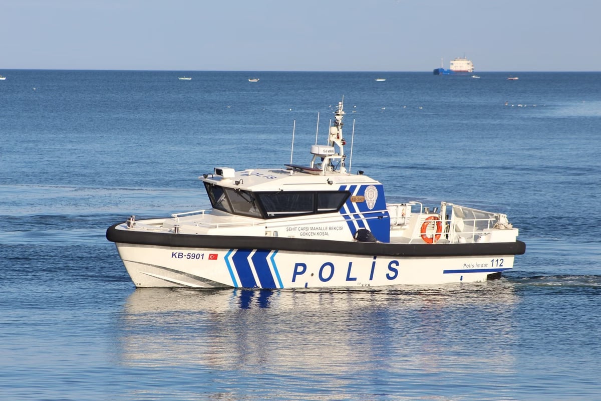 İstanbul Emniyetinden kara, hava ve deniz operasyonları klibi