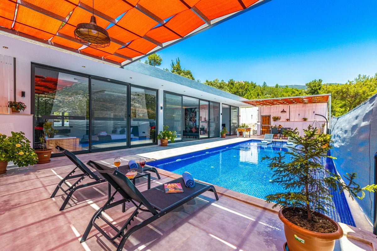 Turizmde kiralık ev sayısı düştü, lüks villaların aylığı 10 milyonu buldu