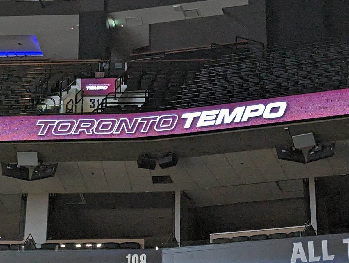 Cem Şencan WNBA takımı Toronto Tempo'da arena operasyonlarını yönetiyor