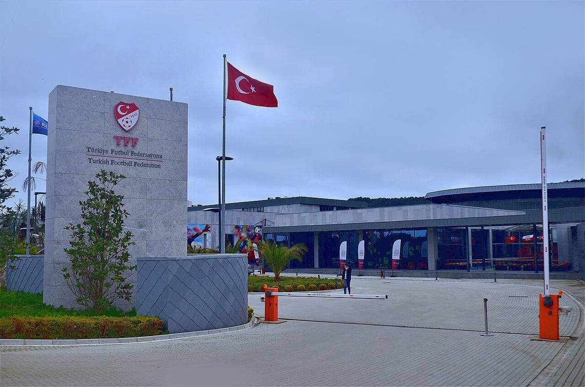 TFF temsilci seminerlerinin açılışı Riva'da yapıldı