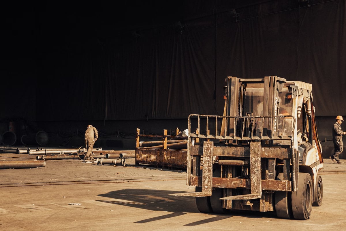 Eskişehir'de forklift kazası: Kadın sürücü ağır yaralandı