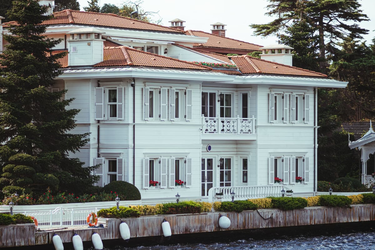 Reçber çiftinden Ata Demirağ’a tahliye davası
