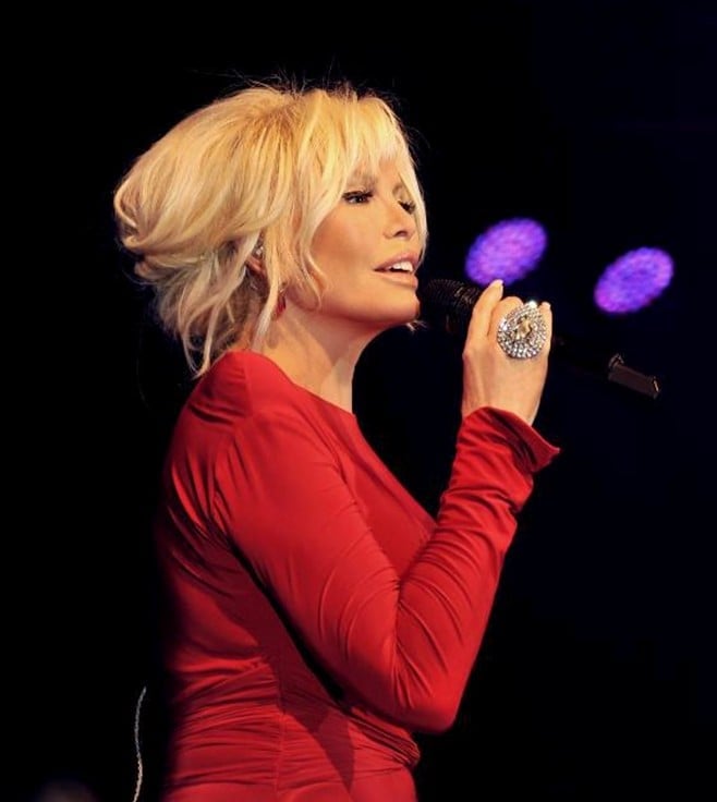 Ajda Pekkan ve Gökhan Türkmen İstanbul Festivali'nde sahne aldı