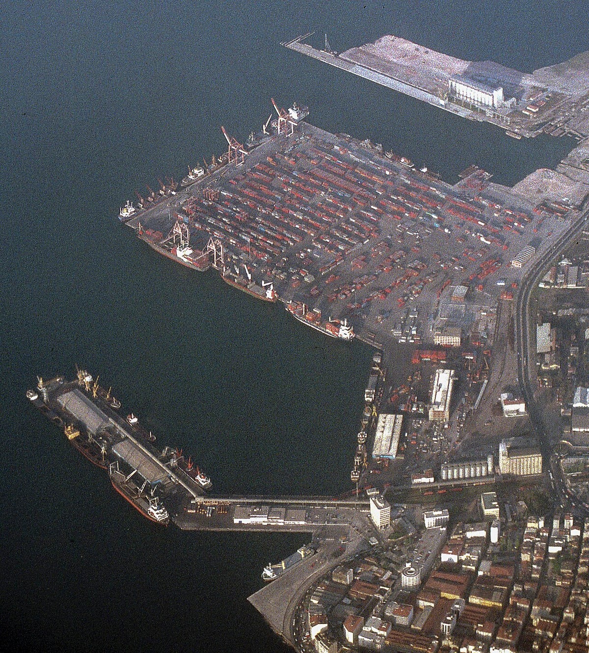 İzmir Limanı Varlık Fonu'na devredildi