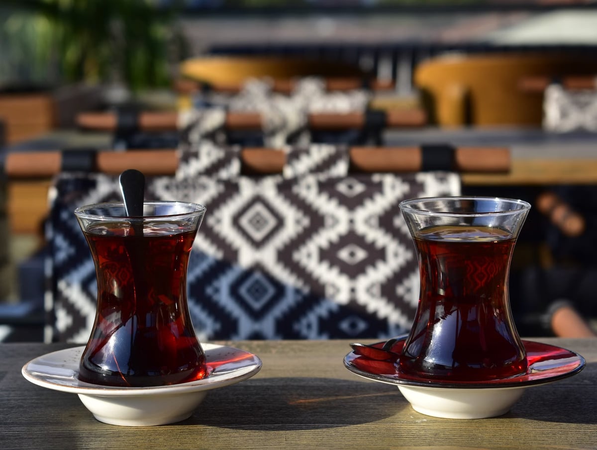 Çanakkale'de 150 bardak çay borcu yüzünden dövülen yaşlı adam