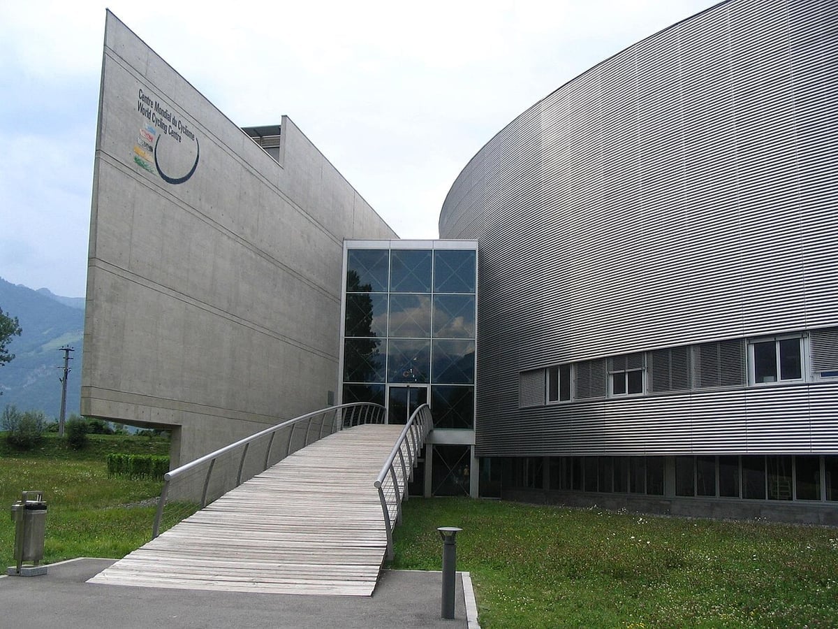UCI başkanı Lappartient'ten gece doping testine destek