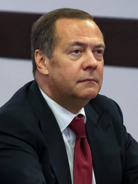 Medvedev'den Batı yaptırımlarına karşı aktif savunma çağrısı