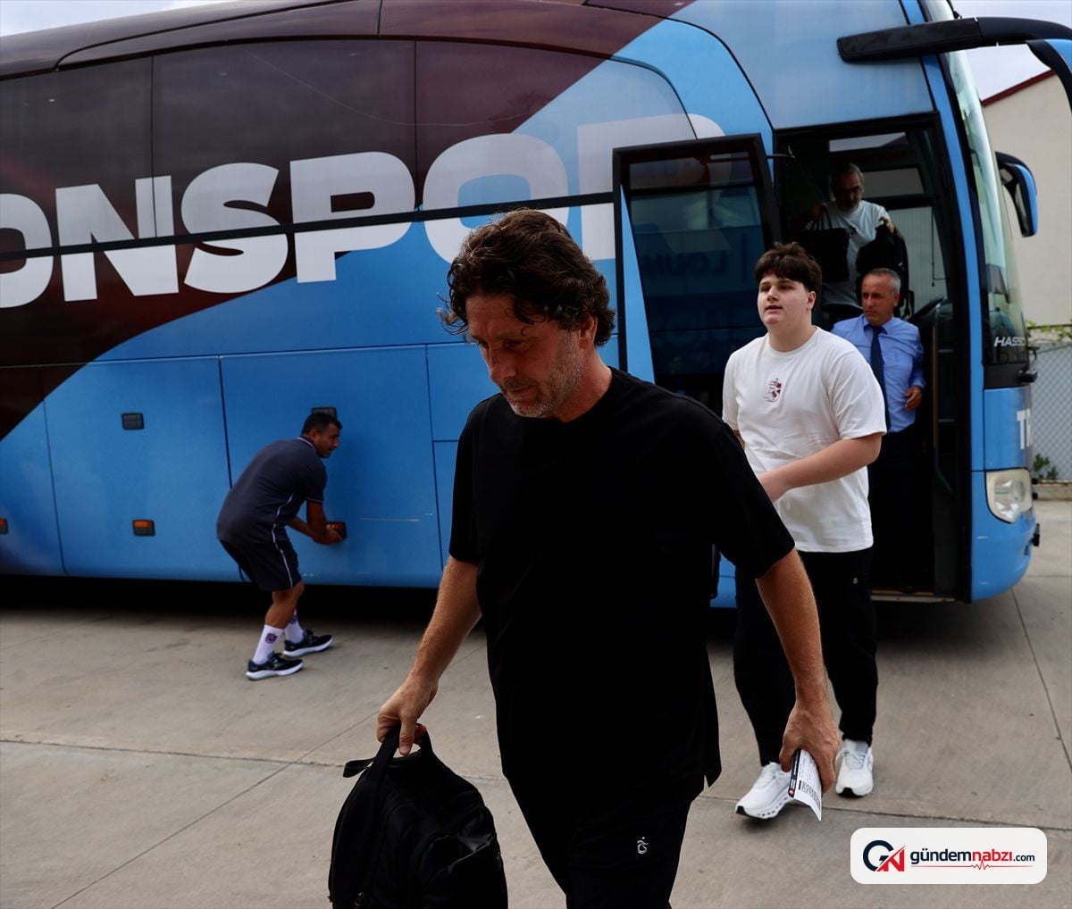 Trabzonspor kafilesi İzmir'e gitti