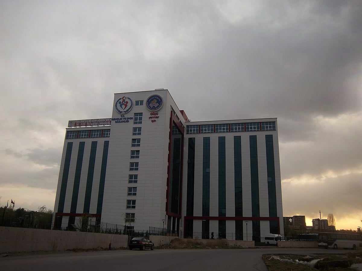 Bakan Bak, COP31 gençlik iklim ideathonu başvurularını duyurdu