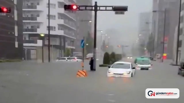 Japonya'nın Nagoya kentini sel vurdu