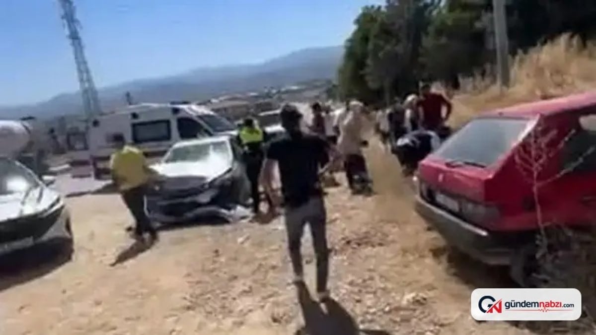 Bursa İnegöl'de iki otomobil kafa kafaya çarpıştı, 6 yaralı