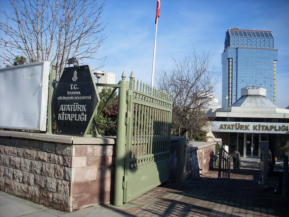 Zafere Giden Yol sergisi açıldı