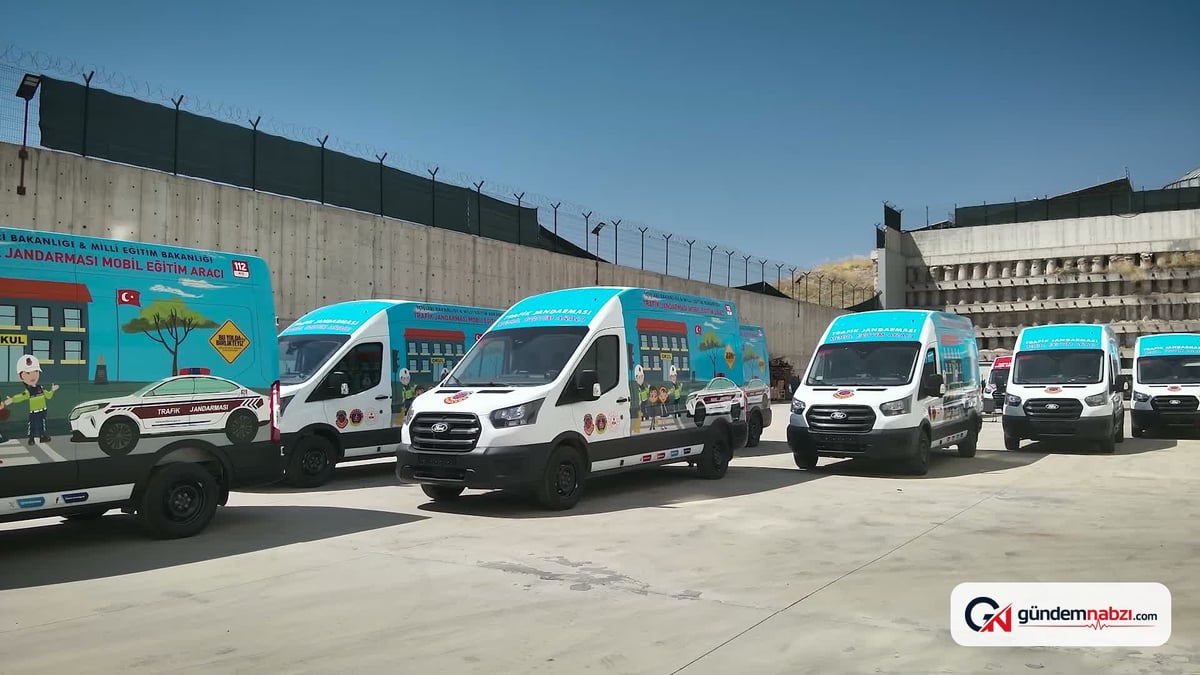 Jandarma Mobil Trafik Eğitim Araçları Projesi'ni yeni araçlarla büyüttü