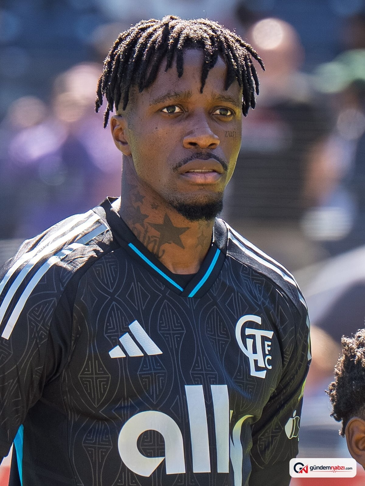 Roma Wilfried Zaha'yı takip ediyor