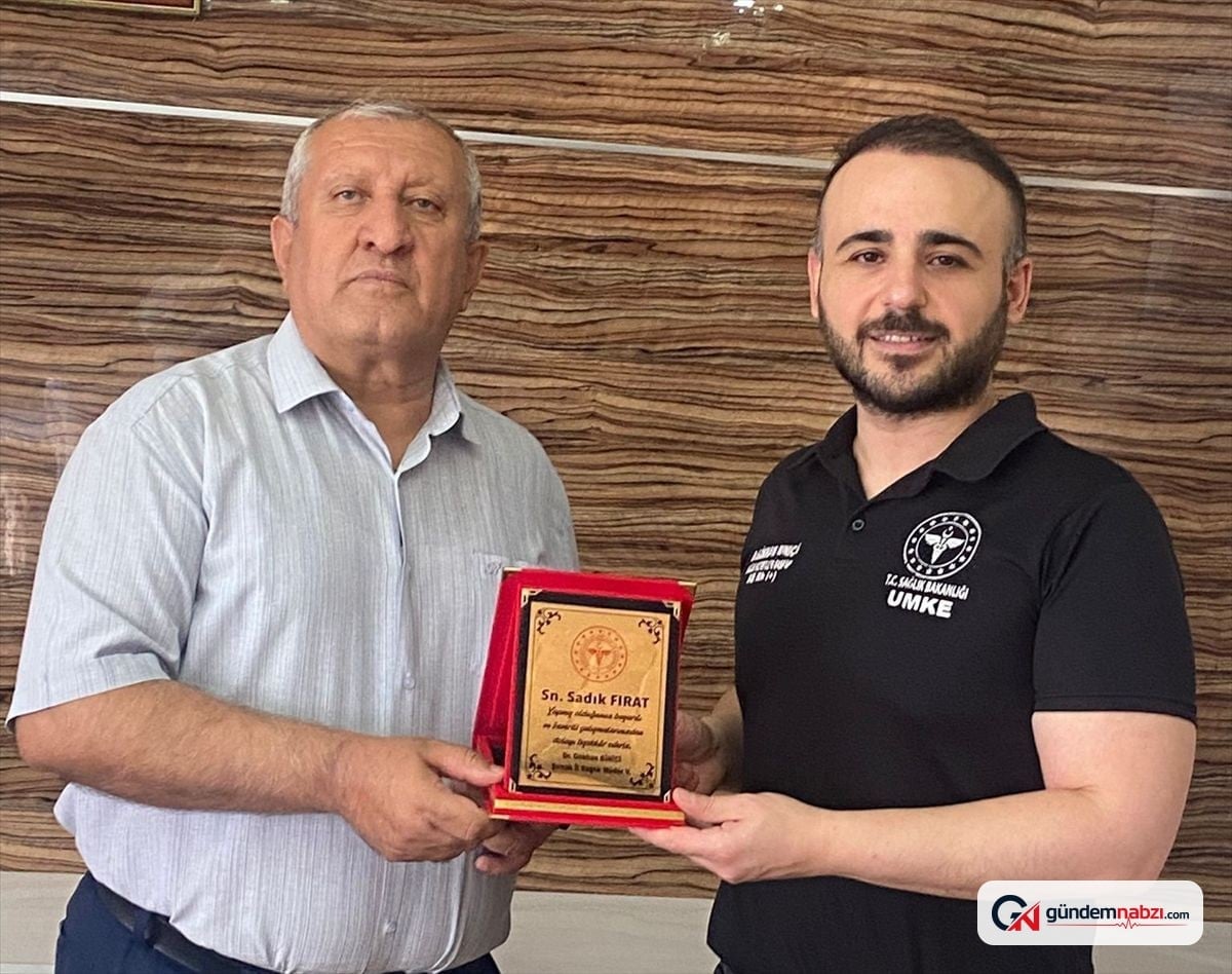 Şırnak'ta sağlık emekçisi Sadık Fırat'a veda töreni